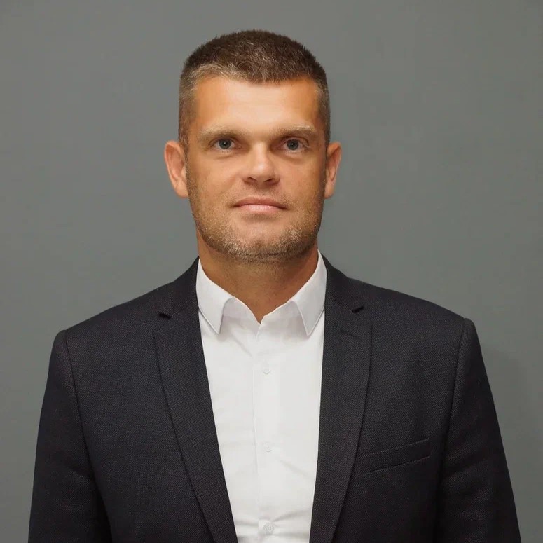 Кадочников Александр Владимирович.