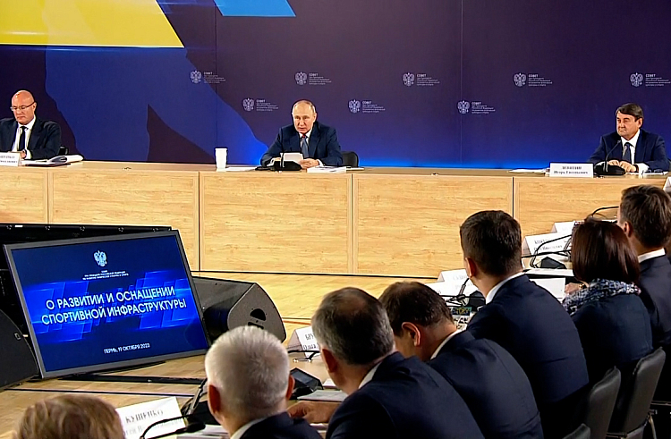 Президент России поддержал предложение Олега Кожемяко о создании центров спорта в Приморье.