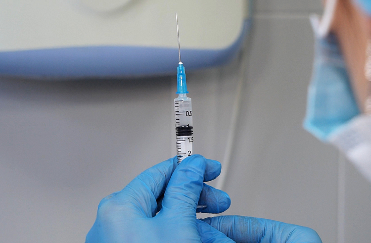 4,7 тысячи прививок от COVID-19 поставили приморцы на прошлой неделе