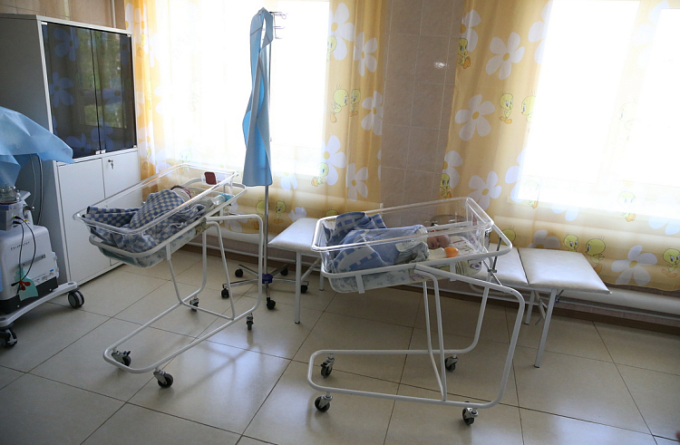 Почти 4 миллиарда рублей планируют направить на меры соцподдержки при рождении детей в Приморье