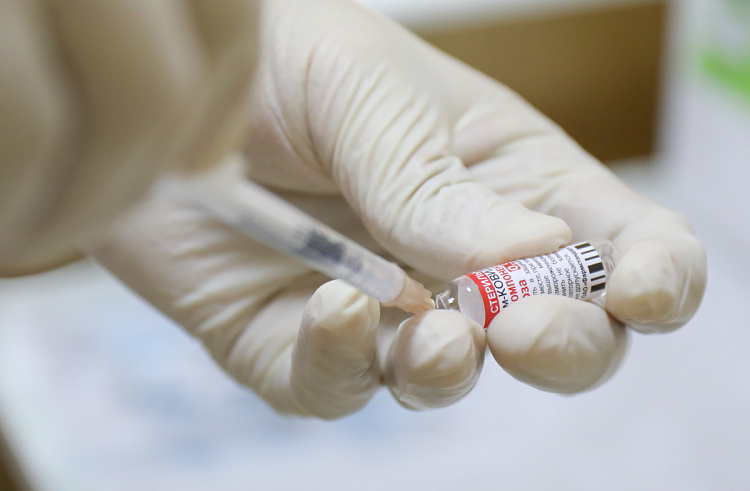 Почти 4 тысячи приморцев вакцинировались против COVID-19 на прошлой неделе