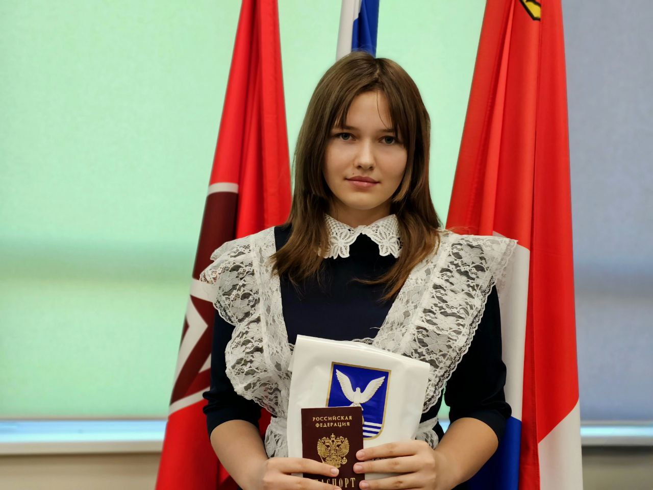 Вручение паспортов школьникам состоялось в Большом Камне.
