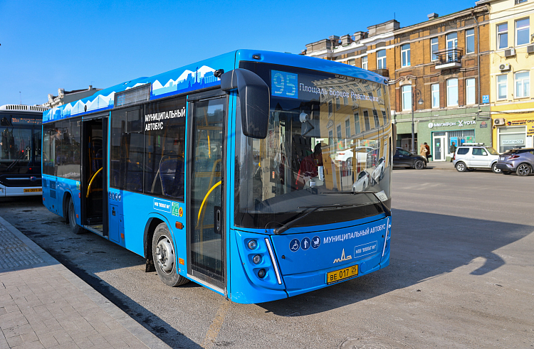 Ветераны боевых действий Приморского края получают 50% компенсацию на проезд в общественном транспорте.