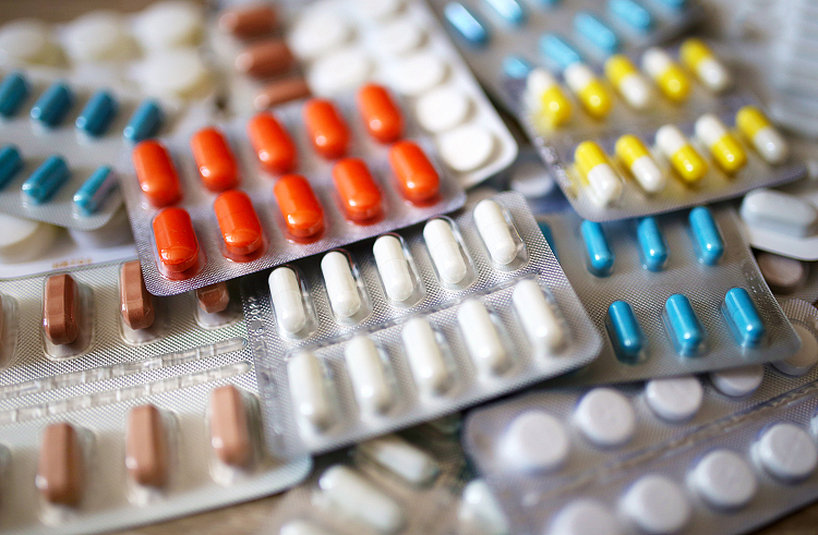 Более 13 тысяч льготников обеспечены бесплатными лекарствами в Приморье.