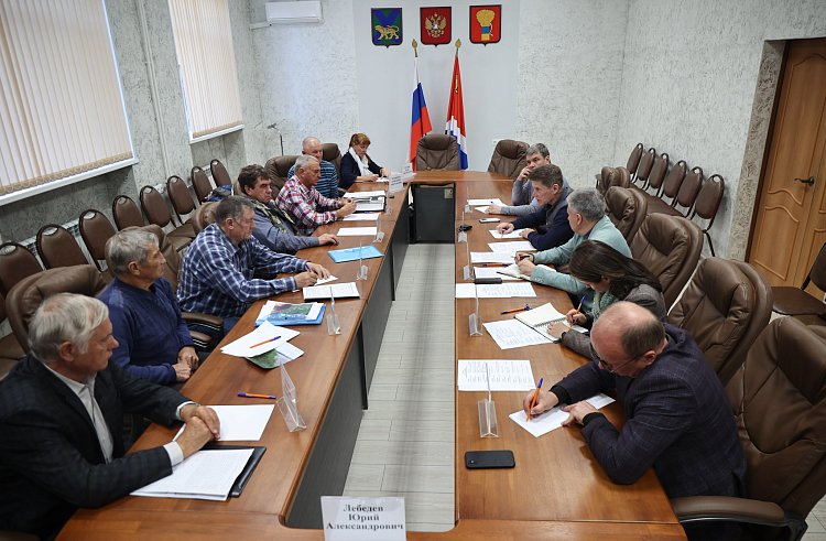 Олег Кожемяко обсудил с экспертами работу создаваемого ведомства по гидрологии.