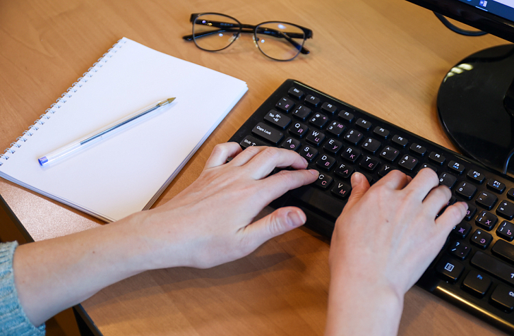 Приморцы могут обратиться в приёмную «Единой России» через чат-бот.