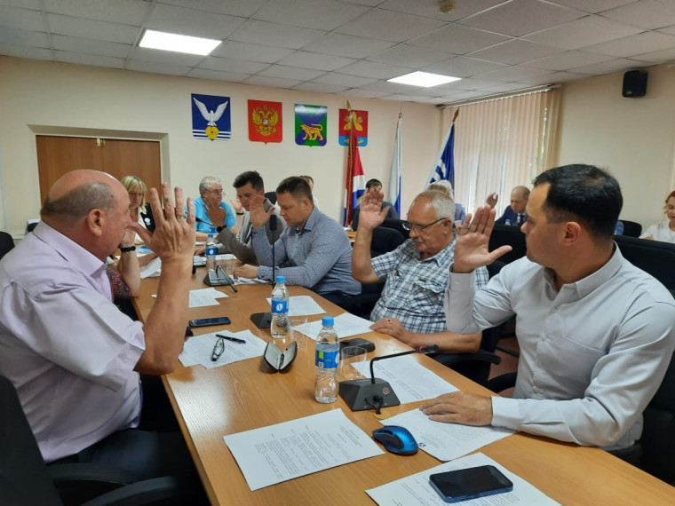 Алексей Кузнецов, председатель городской Думы, провёл очередное заседание. Алексей Кузнецов, председатель городской Думы, провёл очередное заседание.