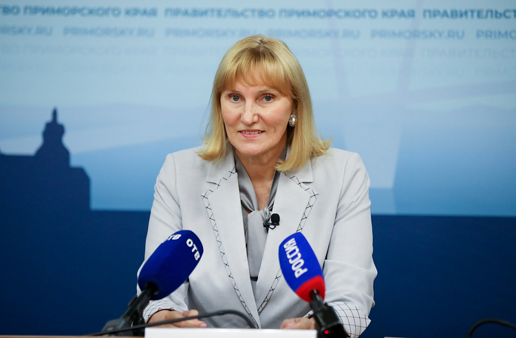 Министр образования Приморья подвела итоги учебного года. Министр образования Приморья подвела итоги учебного года.