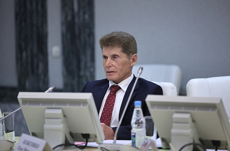 Олег Кожемяко представил мастер-планы приморских городов полпреду Президента. Олег Кожемяко представил мастер-планы приморских городов полпреду Президента.