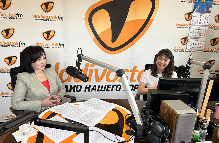 Крупные инвестиционные проекты реализуют в Большом Камне, Находке, Арсеньеве и Лучегорске. Крупные инвестиционные проекты реализуют в Большом Камне, Находке, Арсеньеве и Лучегорске.