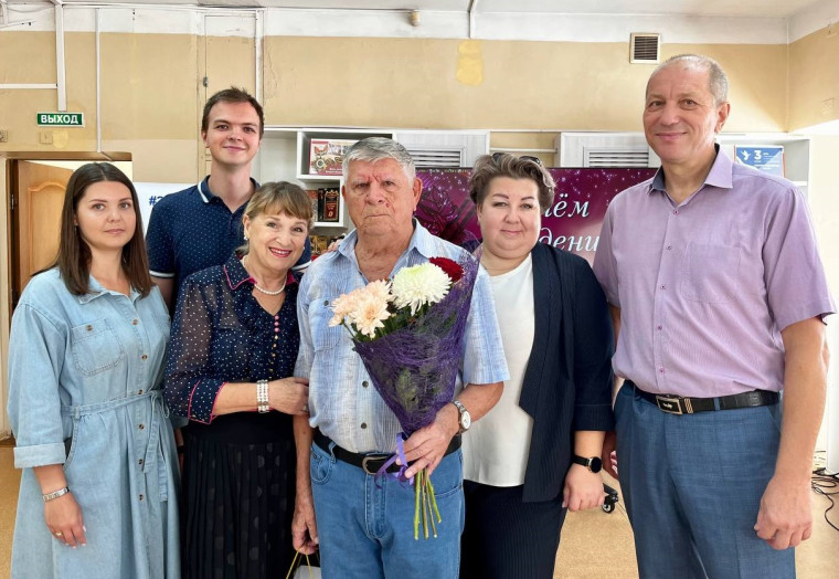 Свое 85-летие сегодня отмечает Почетный житель городского округа Большой Камень Шумков Дмитрий Иванович!. Свое 85-летие сегодня отмечает Почетный житель городского округа Большой Камень Шумков Дмитрий Иванович!.