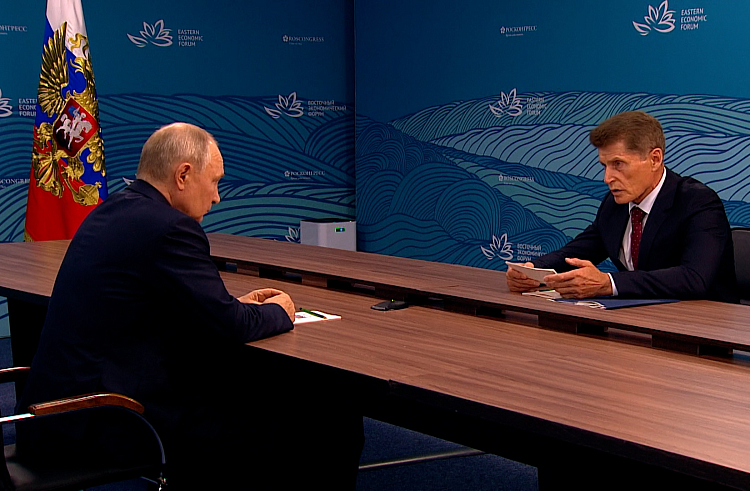 Владимир Путин поддержал предложения Олега Кожемяко по минимизации последствий ЧС в Приморье. Владимир Путин поддержал предложения Олега Кожемяко по минимизации последствий ЧС в Приморье.