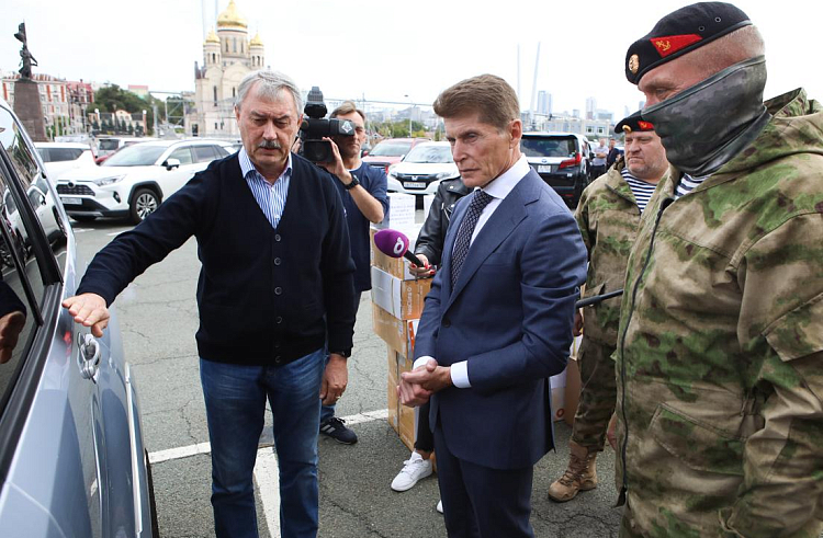 Броневик передали приморским добровольцам на СВО. Броневик передали приморским добровольцам на СВО.