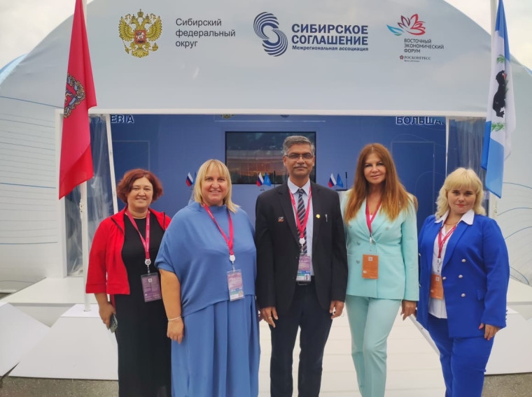 Наталья Умедова, депутат Думы городского округа Большой Камень, в составе делегации от Большого Камня  приняла участие в ВЭФ.