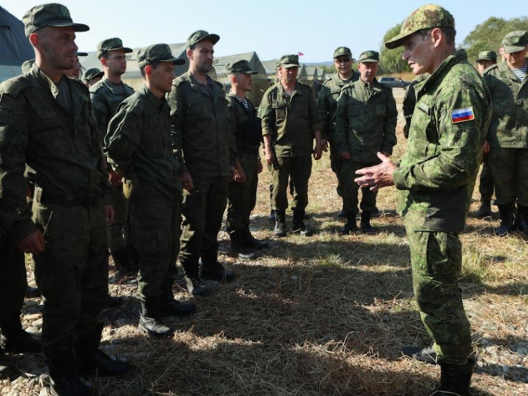 Олег Кожемяко проверил условия подготовки мобилизованных приморцев.