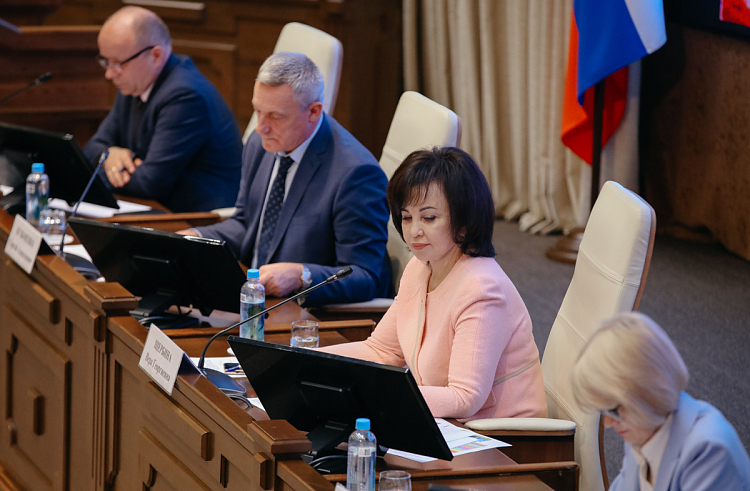 42 миллиарда направят на развитие основного образования в Приморье в 2025 году. 42 миллиарда направят на развитие основного образования в Приморье в 2025 году.