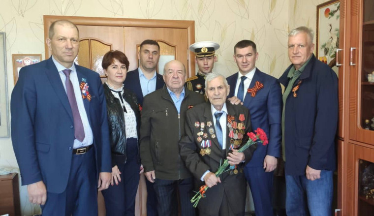 Ежегодная, выездная концертная программа музыкального экспресса «Свозь года звенит Победа» прошла в Большом Камне. Ежегодная, выездная концертная программа музыкального экспресса «Свозь года звенит Победа» прошла в Большом Камне.