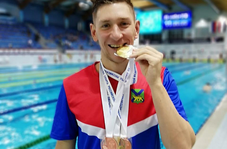 Пять медалей выиграл уроженец Большого Камня Виталий Оботин на чемпионате России спорта глухих.