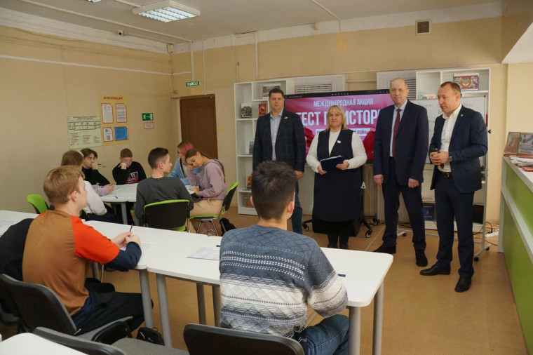 В Большом Камень прошёл "Тест по истории Великой Отечественной войны". В Большом Камень прошёл "Тест по истории Великой Отечественной войны".