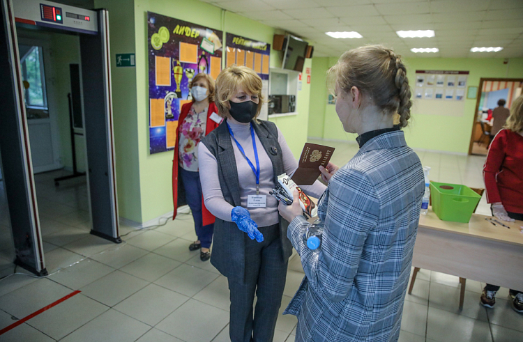 Приморским выпускникам необходимо подать заявление на сдачу ЕГЭ до 1 февраля. Приморским выпускникам необходимо подать заявление на сдачу ЕГЭ до 1 февраля.