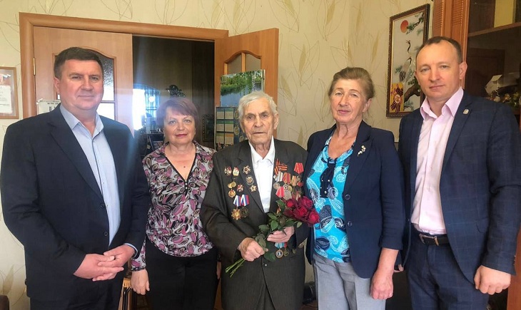 30 мая отметил свое 95-летие участник Великой Отечественной войны, житель нашего города Виктор Григорьевич Арацкий.
