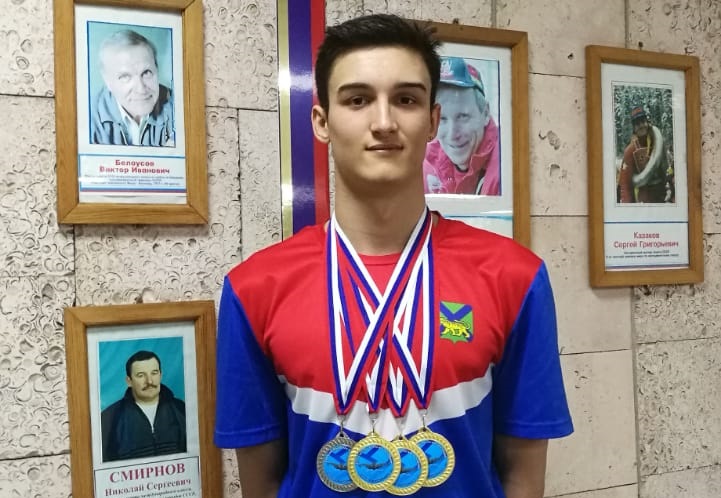 Большекаменский пловец Егор Ковалев стал 3-х кратным чемпионом Приморского края. Большекаменский пловец Егор Ковалев стал 3-х кратным чемпионом Приморского края.