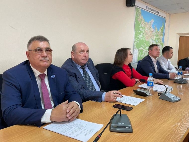Депутаты заслушали отчет исполняющей обязанности главы городского округа Ольги Серебренниковой о работе администрации 2022 года.