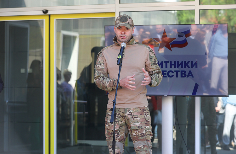 Губернатор Олег Кожемяко открыл приморский филиал госфонда «Защитники Отечества».