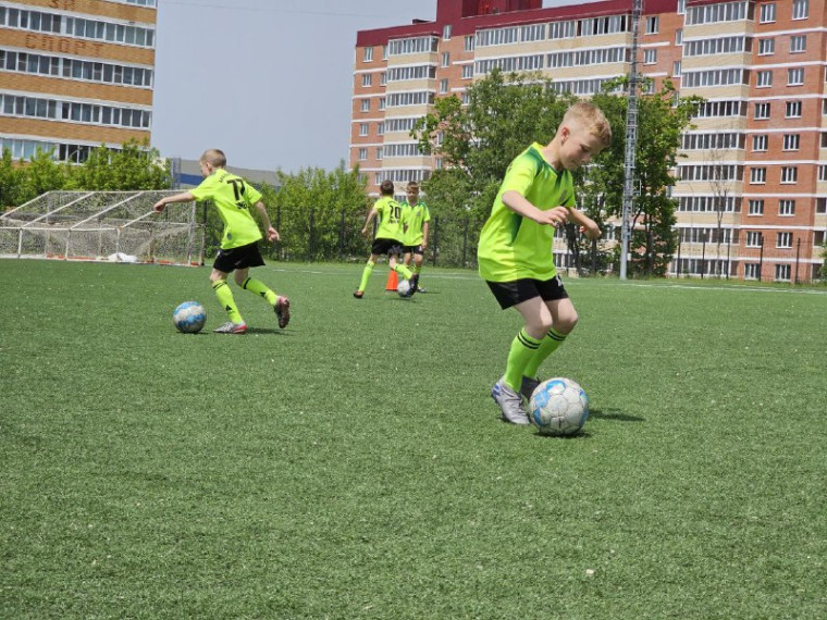 Физкультурные мероприятия, посвящённые Дню защиты детей, прошли на городском стадионе.