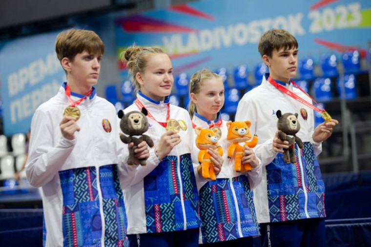 Первым чемпионам международных игр «Дети Приморья» вручили награды.