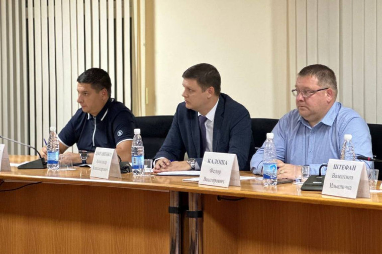 Олег Кожемяко поручил специальной комиссии разобраться с электроснабжением Большого Камня.