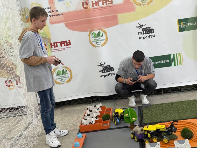 Школьники из Большого Камня приняли участике в финале Всероссийского конкурса АгроНТИ.