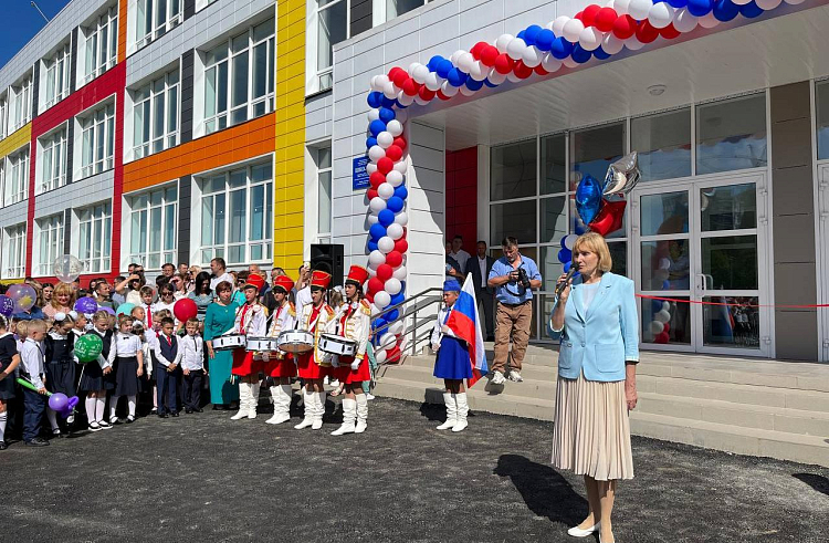 В Большом Камне открыли новую школу на 600 мест.