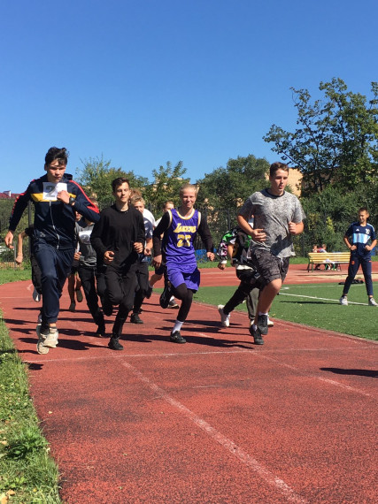 Среди школьников городского округа состоялся легкоатлетический забег, посвященный 75-летию Большого Камня.