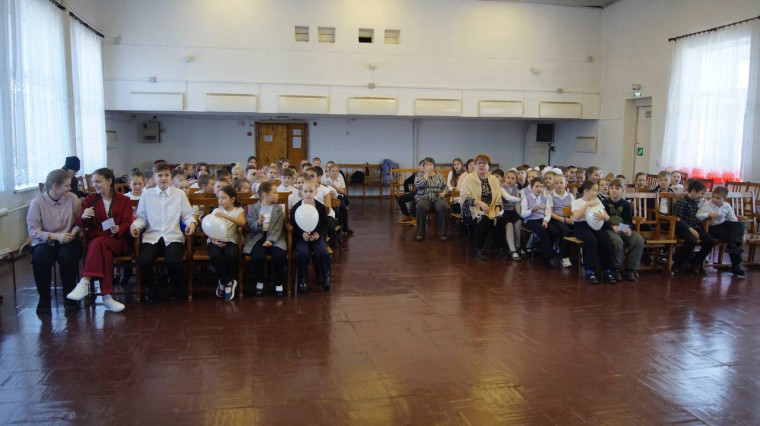 Патриотические уроки, посвященные Дню героев Отечества, прошли в школе №3 9 декабря.