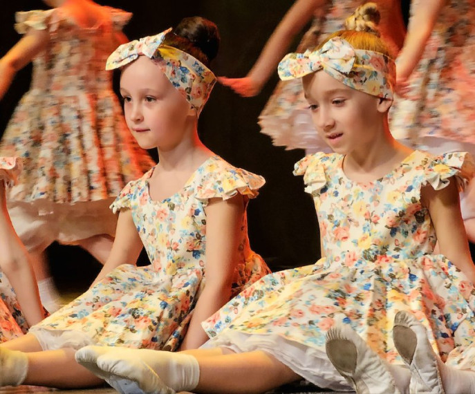 Праздничный концерт,  посвящённый 30-летию детского ансамбля эстрадного танца «Капельки», прошел в Большом Камне в пятницу, 31 марта.